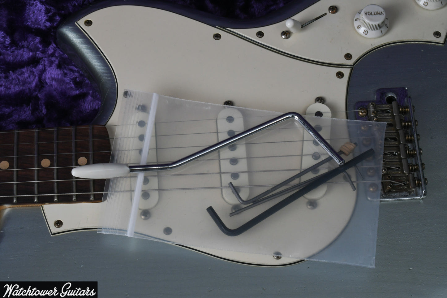 2015 Novo Guitars Serus S Silver