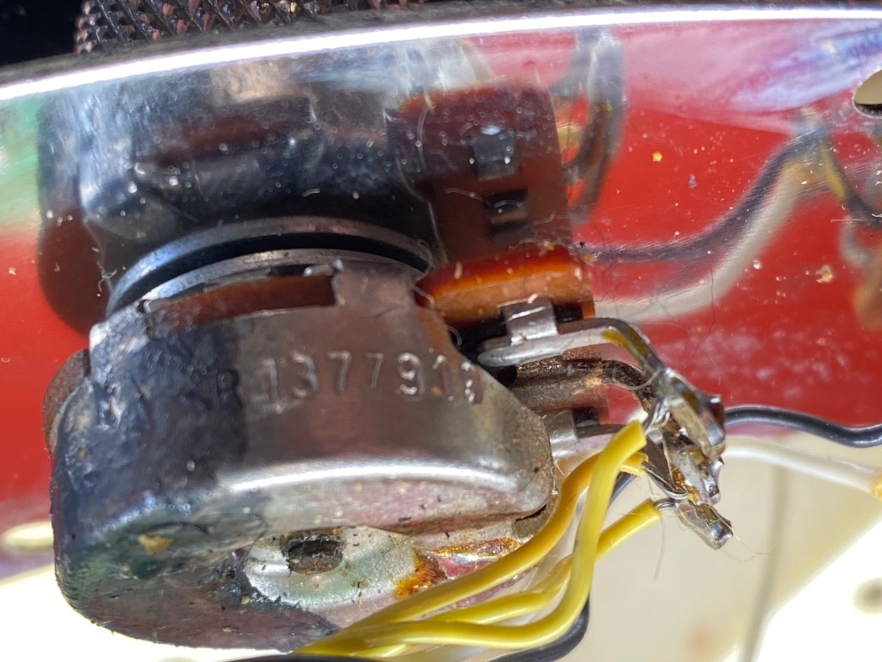 1979 Music Man Stingray Aged Olympic White Fretless !!