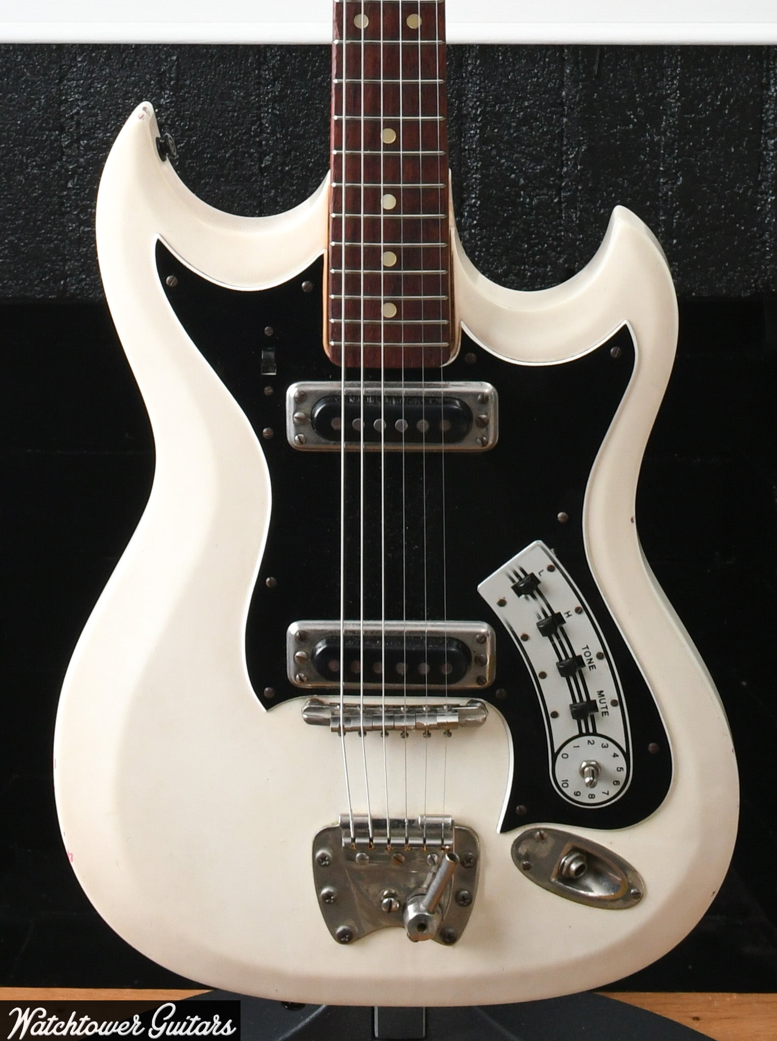 1964 Hagstrom II Vintage White – Watchtower Guitars