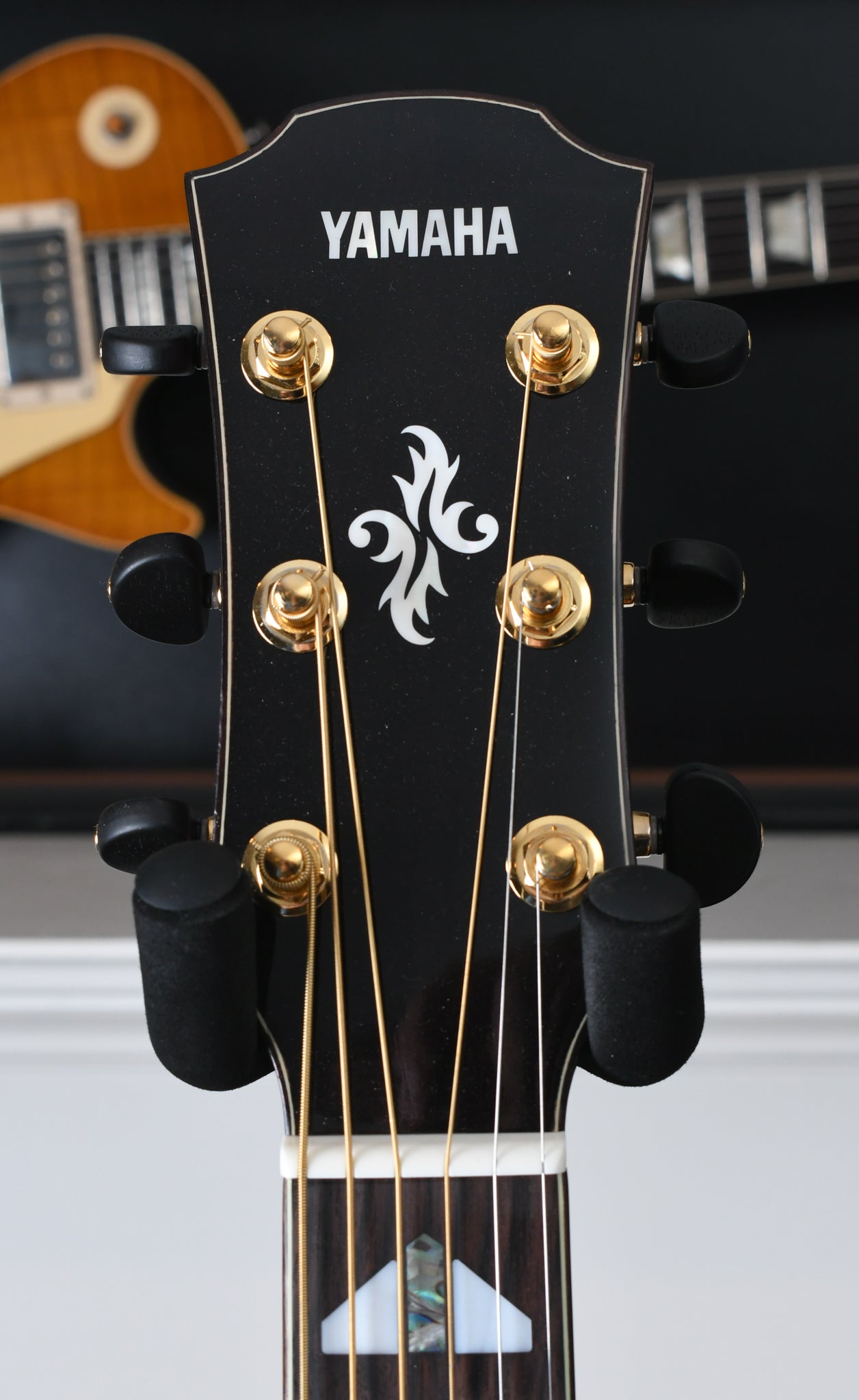 Yamaha APX1200 II Cutaway Natural – Watchtower Guitars