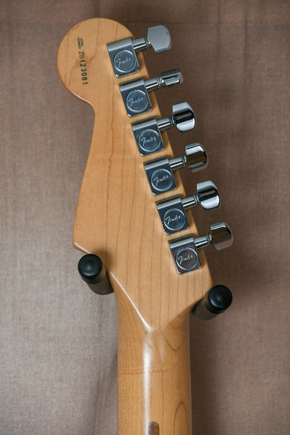 2005 Fender Stratocaster Polka Dot signed by Buddy Guy