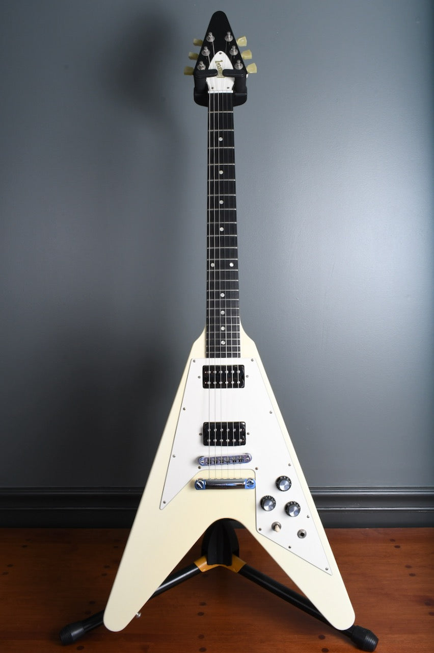 ギター GibsonUSA FlyingV 67Reissue ClassicWhite 2009 Gibson Flying V '67 Reissue Classic White – Watchtower Guitars