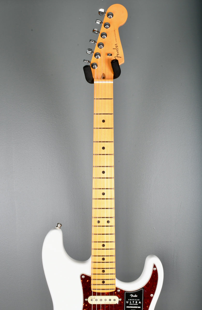 Fender American Ultra Stratocaster HSS, Maple Fingerboard, Arctic Pearl