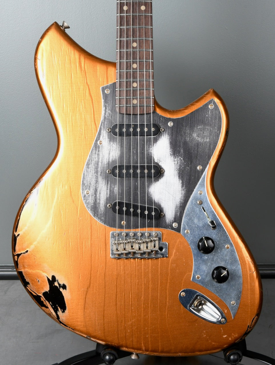 Novo Guitars Serus S Fralins Aztec Gold Over Bull Black – Watchtower ...