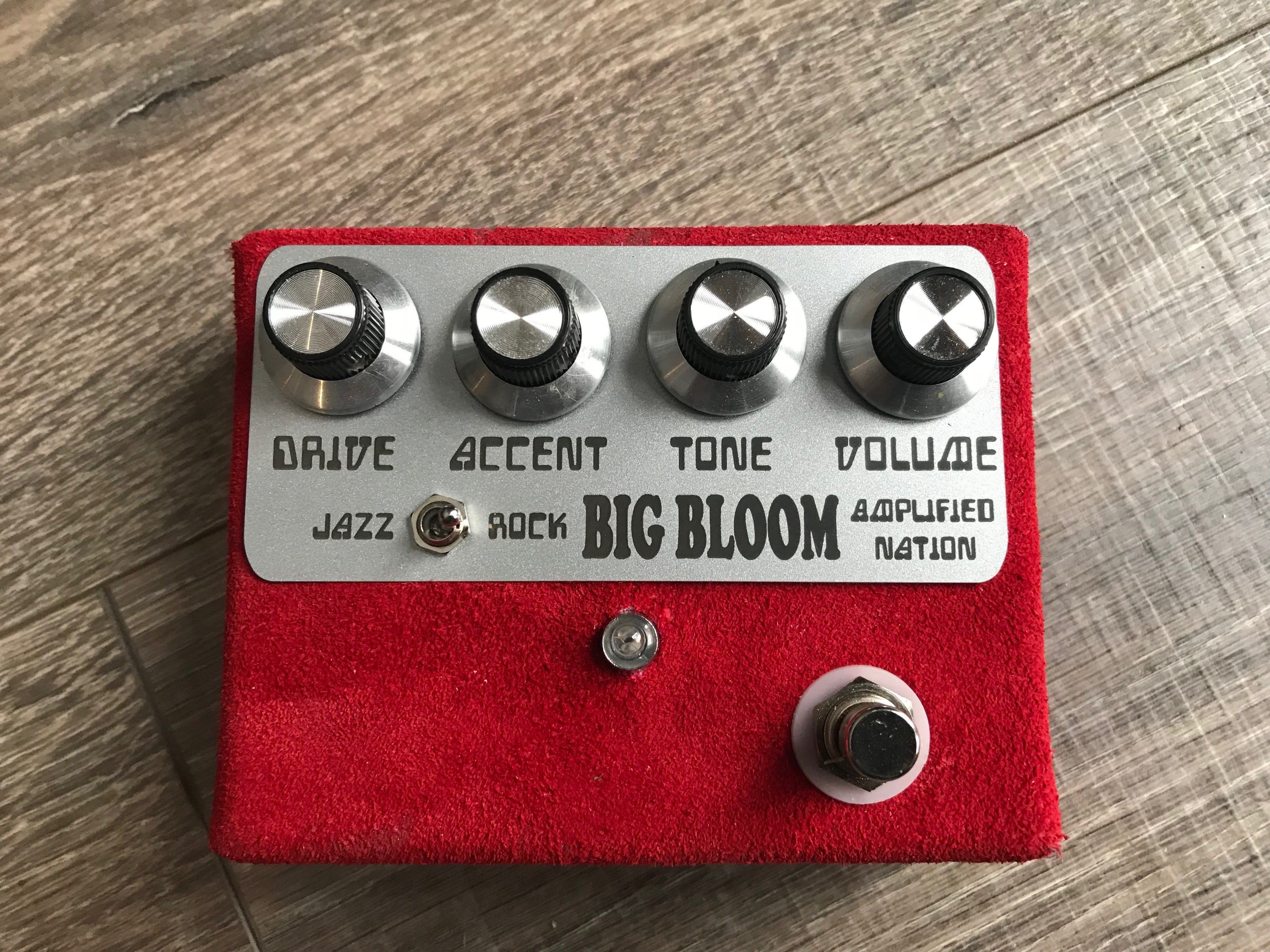 big bloom overdrive pedal Amplified Nation Big Bloom Overdrive Pedal Red Suede – Watchtower Guitars