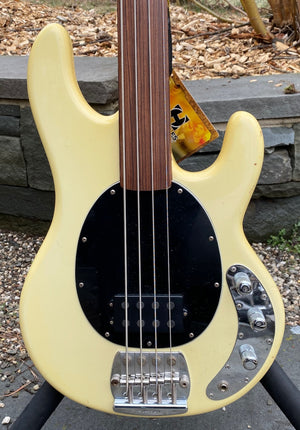 1979 Music Man Stingray Aged Olympic White Fretless !!