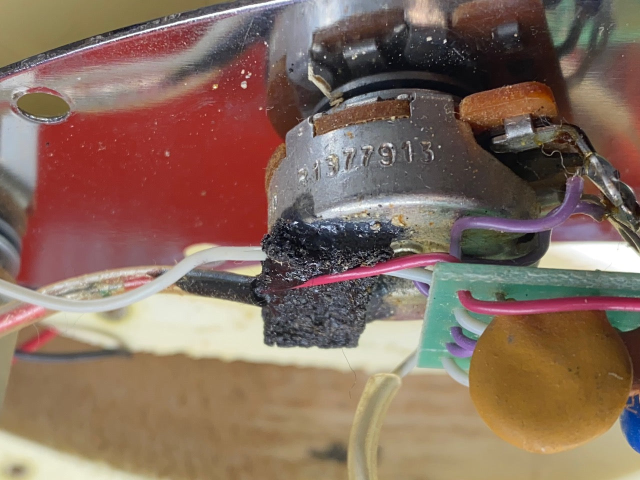 1979 Music Man Stingray Aged Olympic White Fretless !!