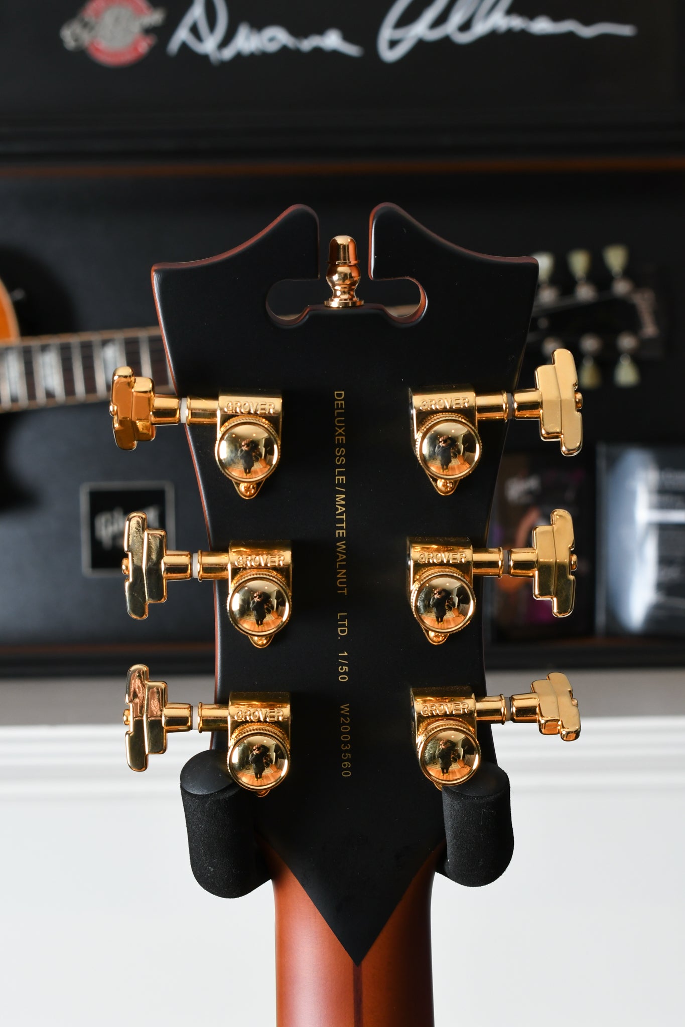 2020 D'Angelico Deluxe SS Limited Edition Matte Walnut