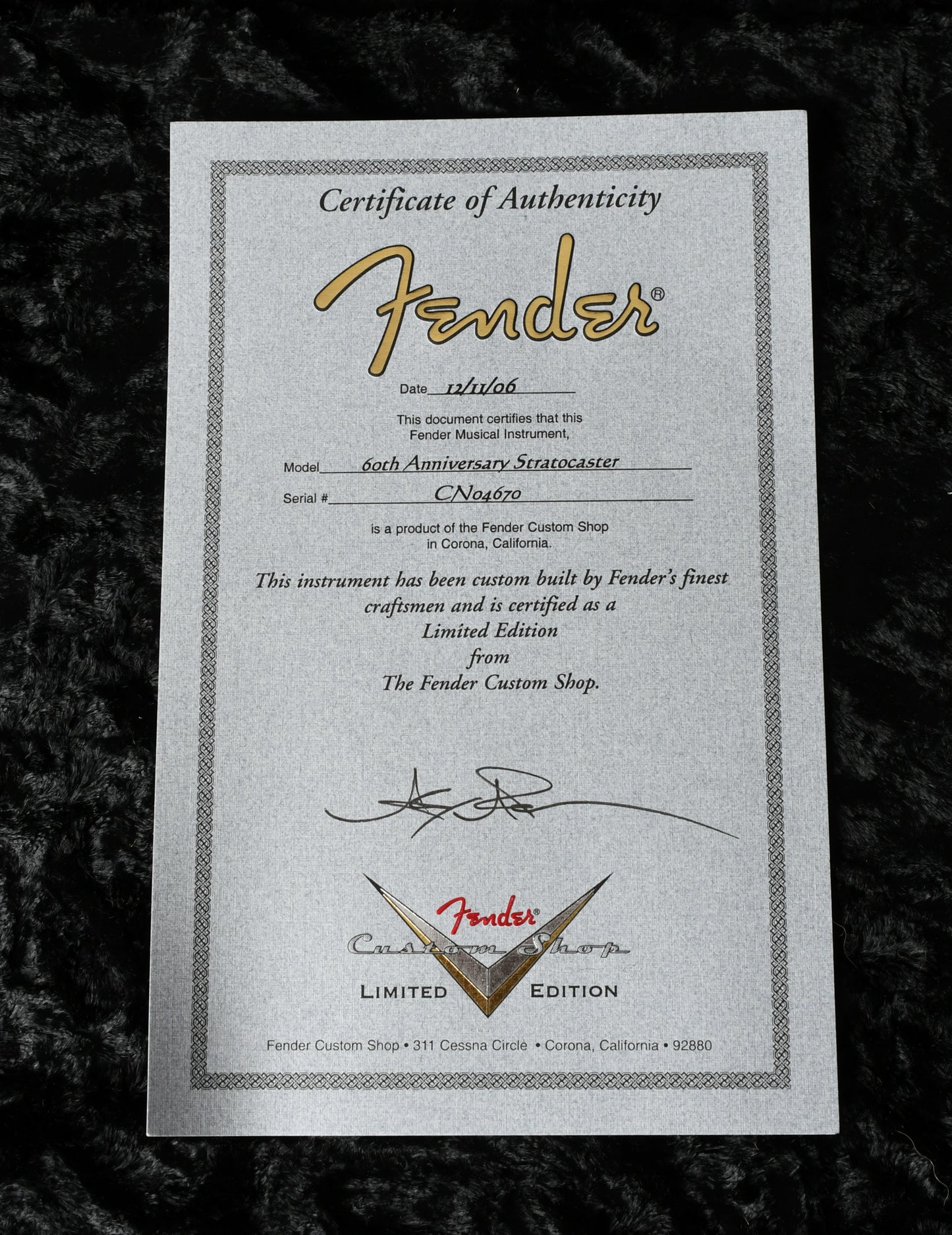 2006 Fender Custom Shop Limited Edition 60th Anniversary Presidential Select Stratocaster & Wine Set