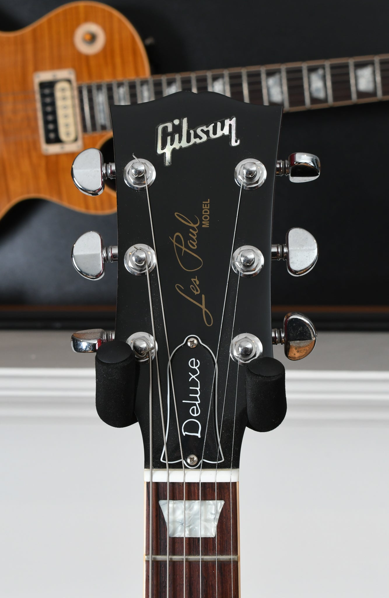 2005 Gibson Les Paul Deluxe Pete Townshend Signature Trans Red Number 1