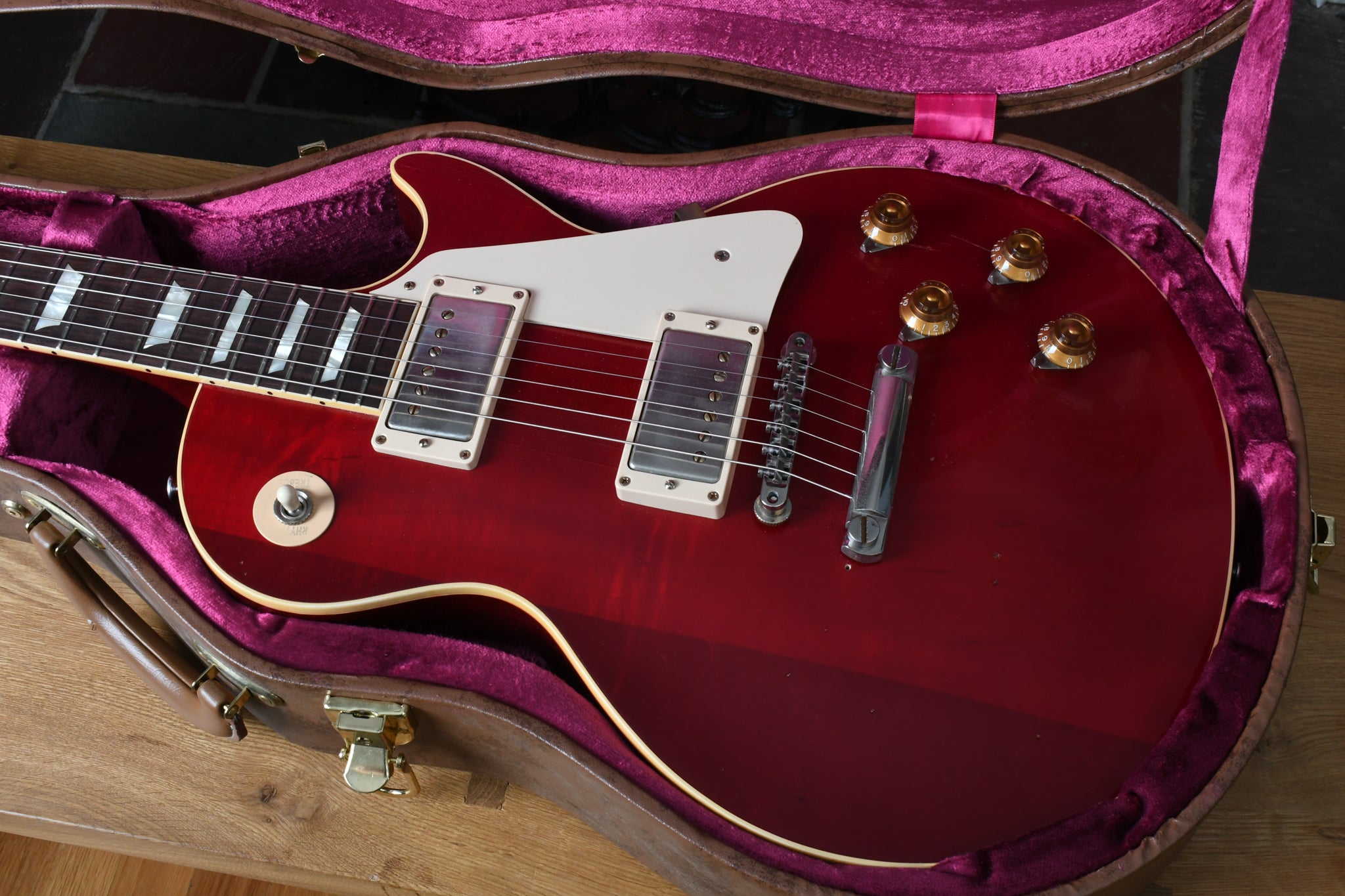 ギター 'Harrison Clapton' lespaul heard relic Harrison Clapton' lespaul heard relic One of the most significant