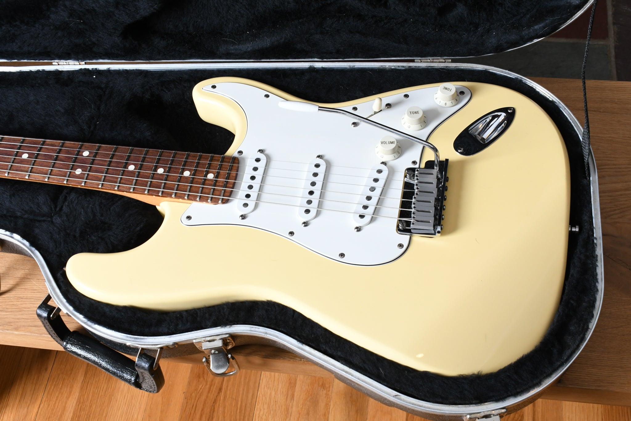 1996 Fender 50th Ann. American Standard Stratocaster Vintage White