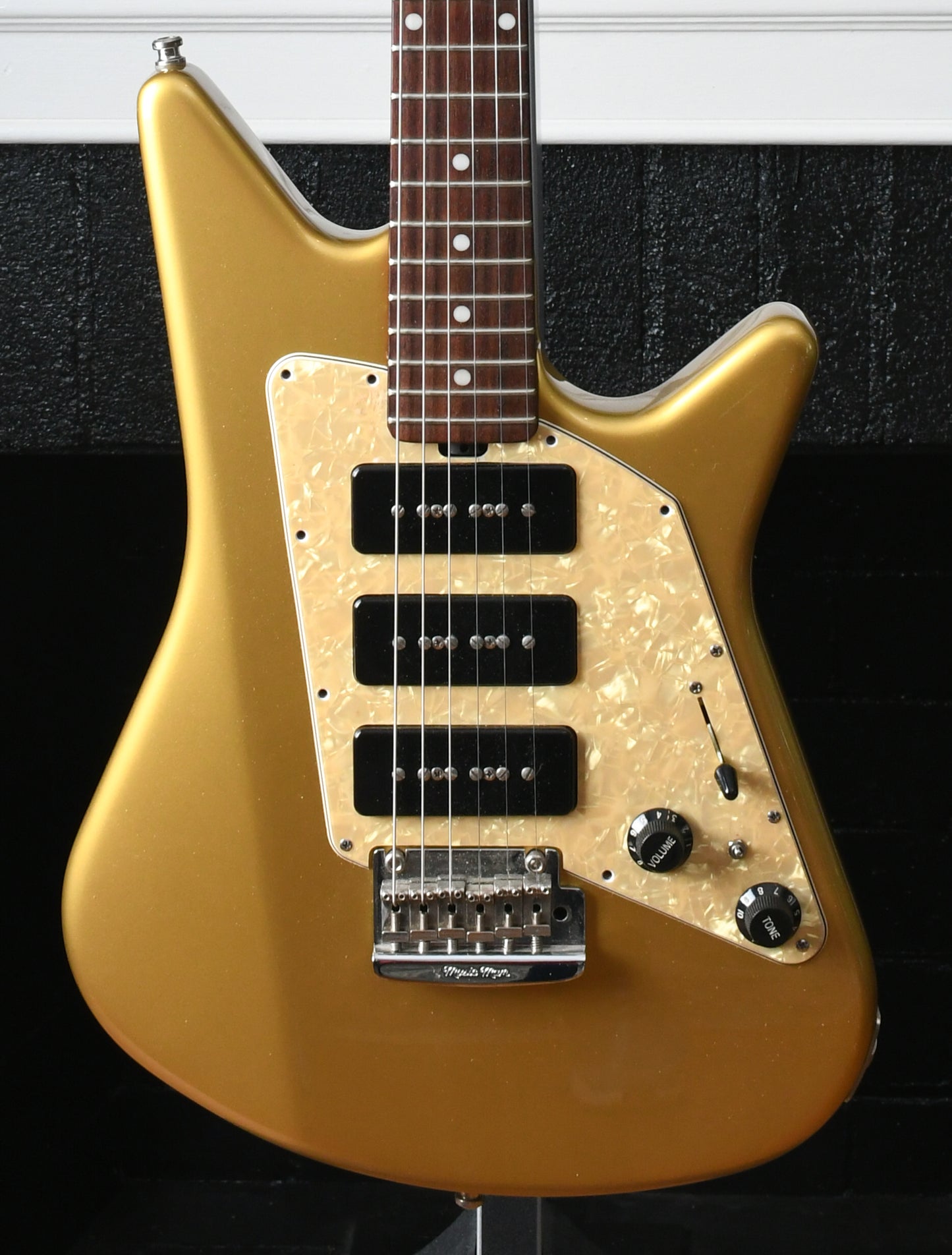 2016 Ernie Ball Music Man Albert Lee MM-90 Gold