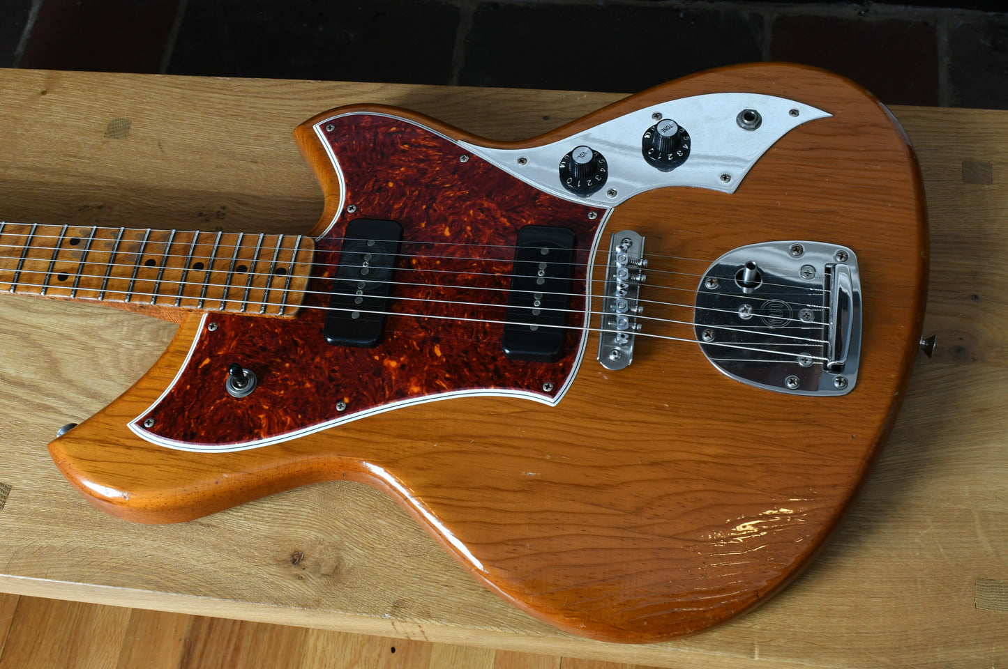 2021 Novo Guitars Serus J Amber