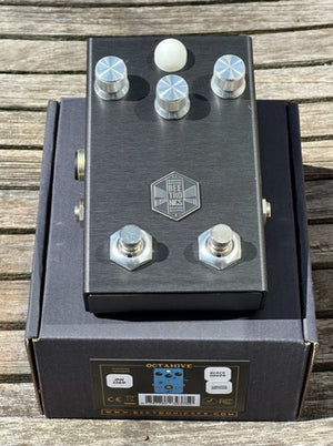 OCTAHIVE HIGH OCTAVE FUZZ - The BlackBee Edition - OH1169